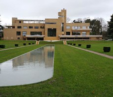 La villa Cavrois et son miroir d'eau.