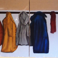 Tableau représentant des manteaux accrochés à des patères.