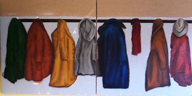 Tableau représentant des manteaux accrochés à des patères.